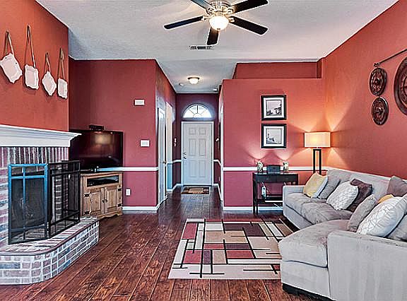 3rd image of 1051 Waterview Dr