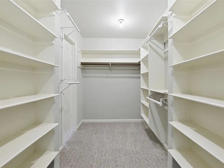 7535 Olympia Dr — Photo 28