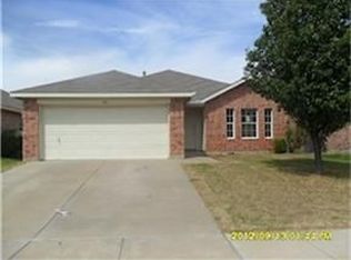 412 Pineview Ln, Fort Worth, TX 76140
