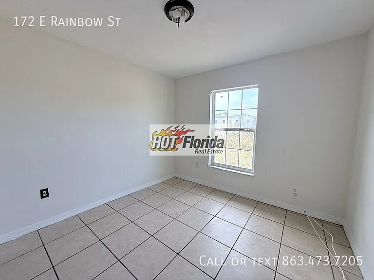 172 E Rainbow St — Photo 8