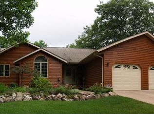 111 S Tracie Ln, Marquette, MI 49855