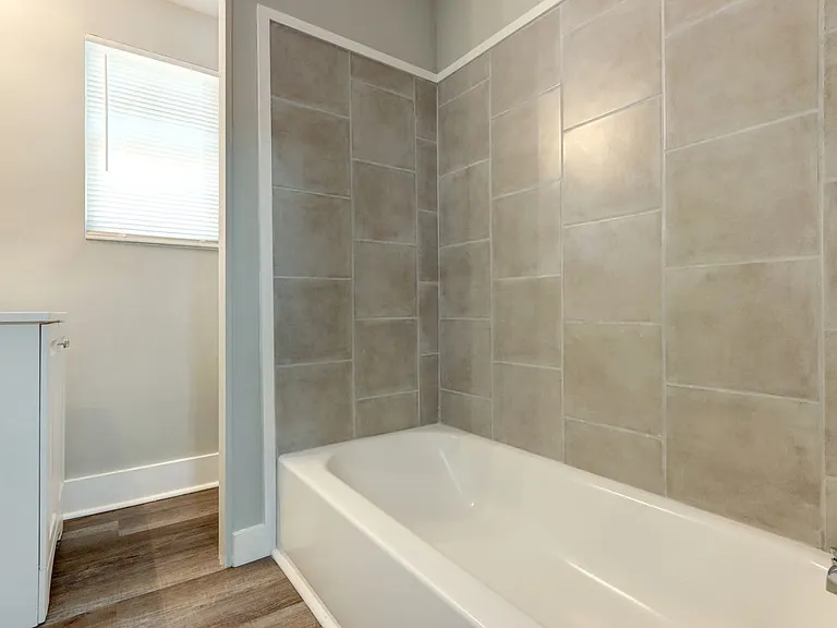 917 West Victory Drive — Photo 13