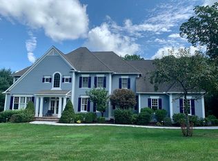 43 Wildwood Dr, Avon, CT 06001