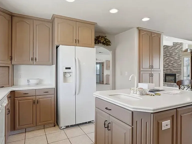2702 E Goshen Ave — Photo 23
