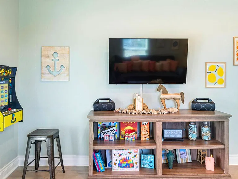 986 Bahama Dr — Photo 8