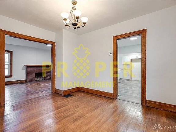 5th image of 2061 Auburn Ave