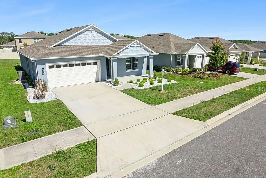 4 bed, 2.0 bath, 1846 sqft, $2,400 — Photo 3