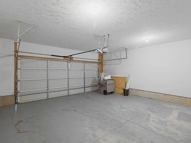 5824 NW 14th Ct — Photo 22