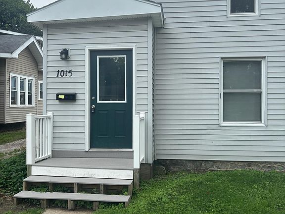 2nd image of 1015 S Franklin St