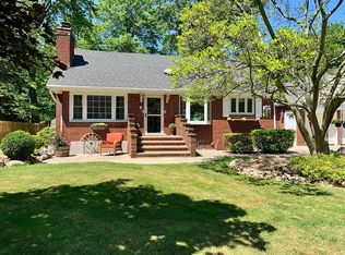 38459 Wood Rd, Willoughby, OH 44094