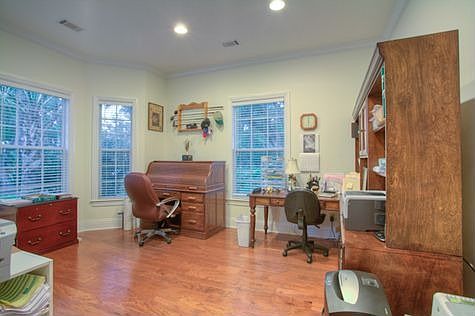3rd image of 166 Royal Dr