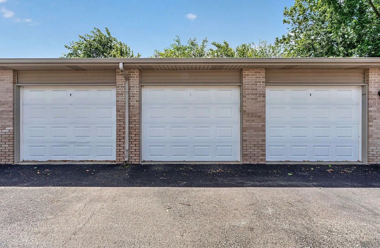 2 bed, 1150 sqft, $2,250 — Photo 2