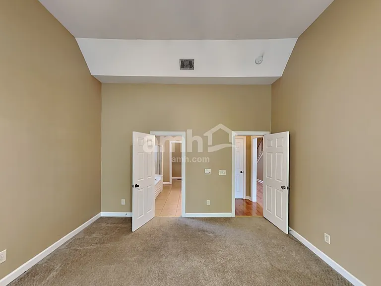 317 Stone Heath Ct — Photo 11