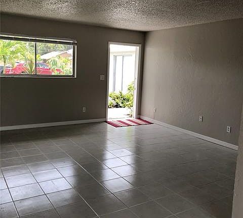 2nd image of 1024 SE 24th Ave APT 3