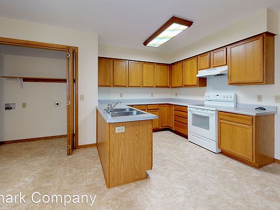 2nd image of 3443 Fairfax St #Eau