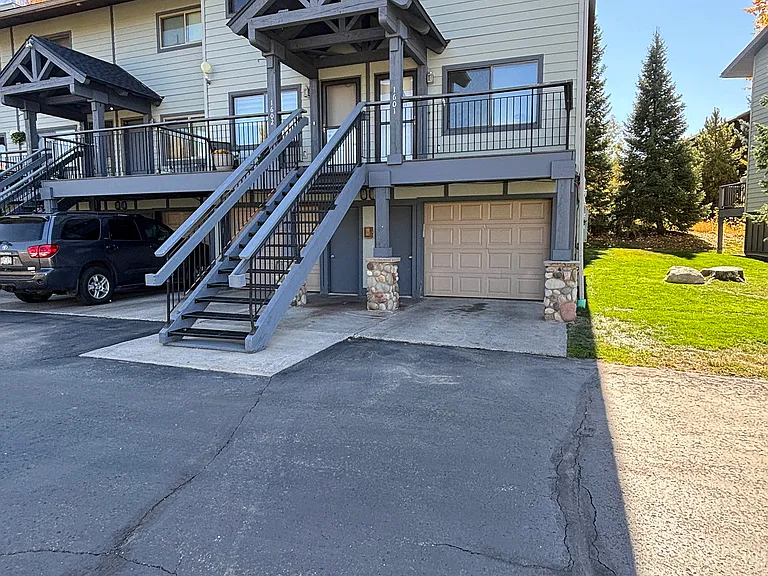 1601 Woodbridge Ct #1601 — Photo 2
