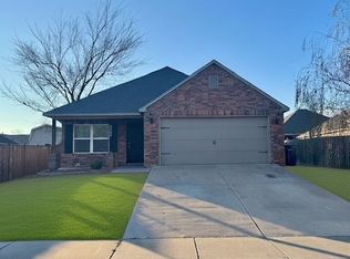 2120 Talia Trl, Siloam Springs, AR 72761