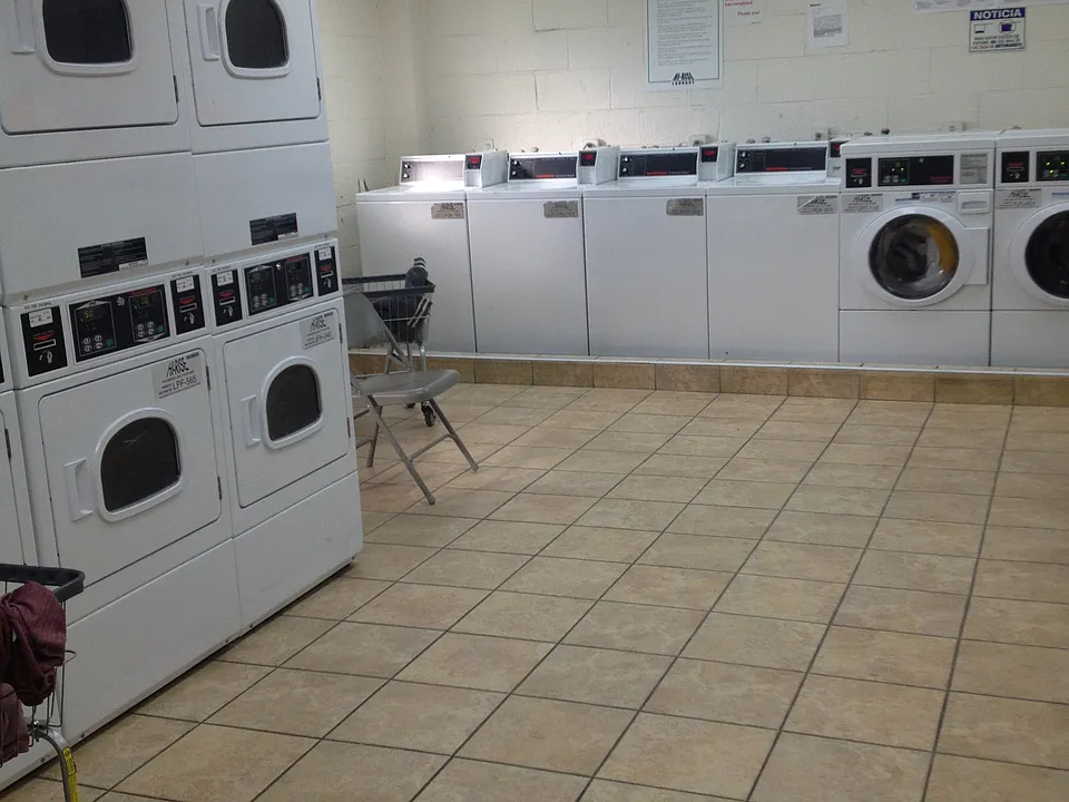 Bldg Laundry room
