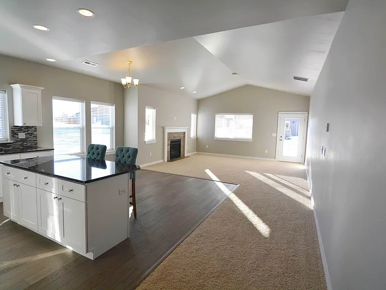177 Laurel Pkwy — Photo 13