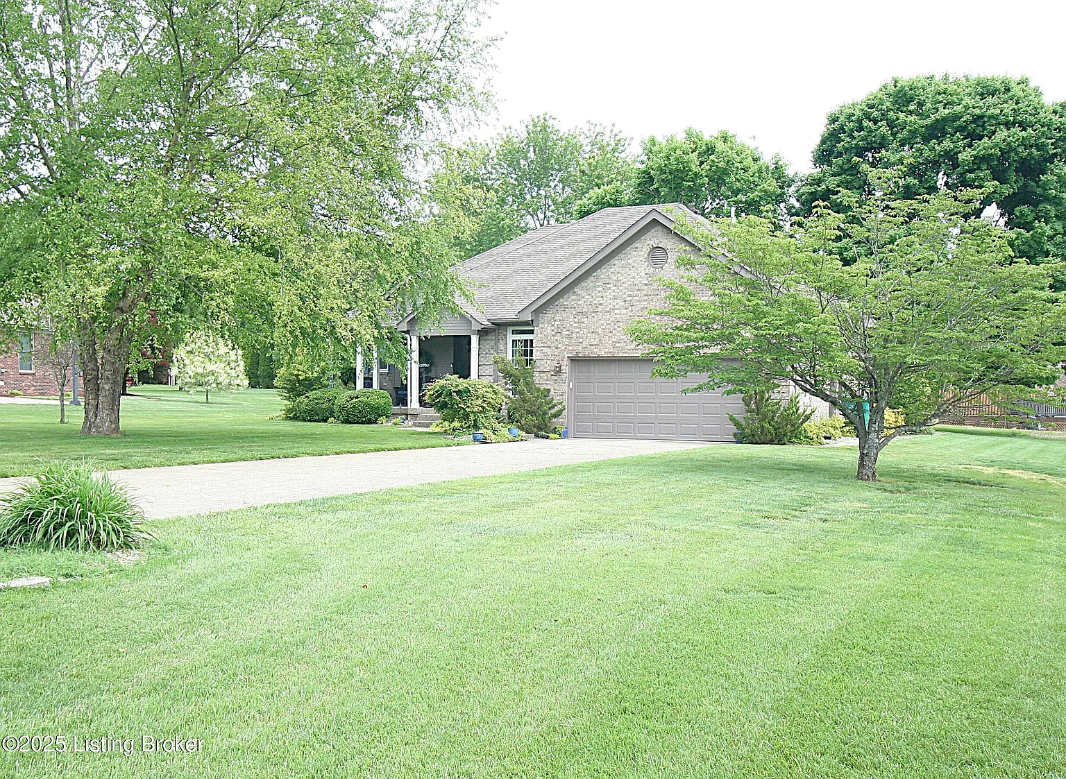 196 Settlers Trce photo 1