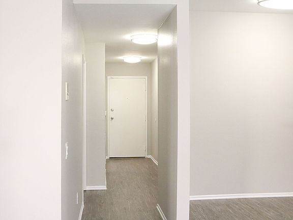5th image of 4912 Kester Ave APT 204