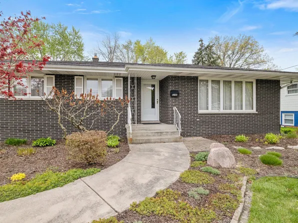 1248 35th St, Munster, IN 46321