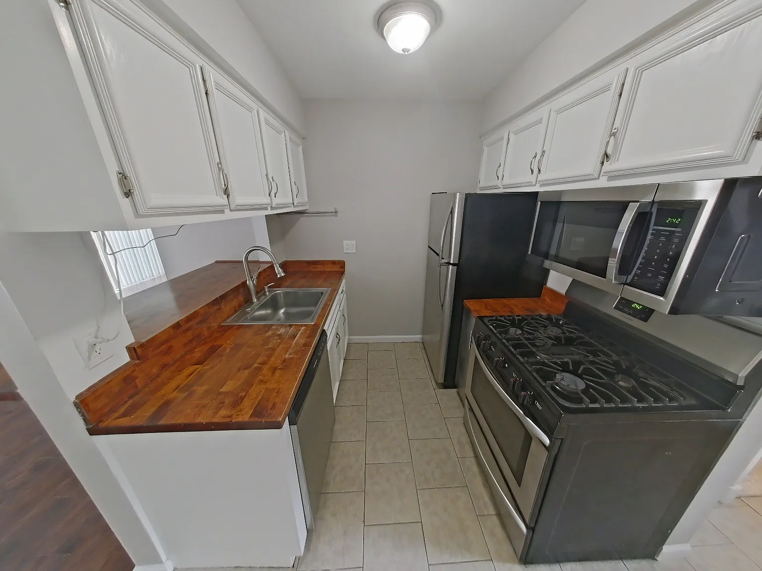 2 bed, 1.5 bath, 855 sqft, $1,395 — Photo 4
