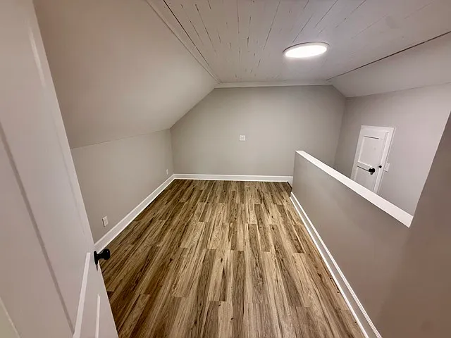 1316 Poplar St — Photo 10