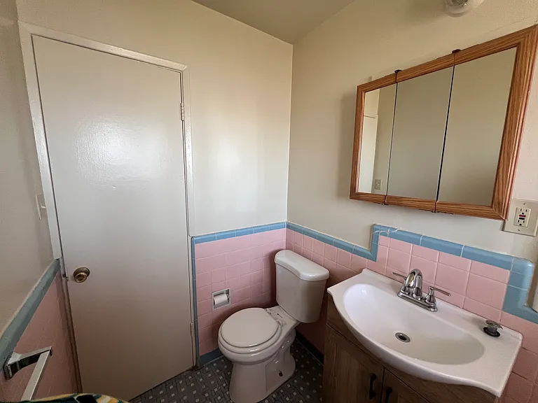 525 E Rhea St — Photo 7