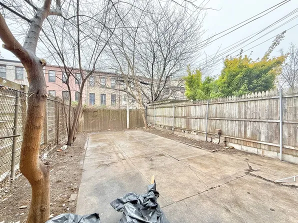 626 Willoughby Avenue image 1 of 13