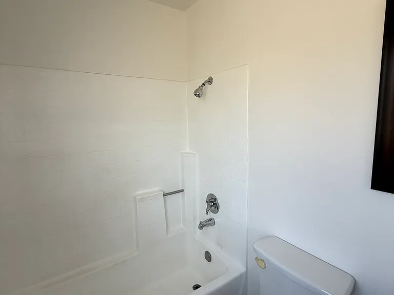 930 Venice Blvd #204 — Photo 17