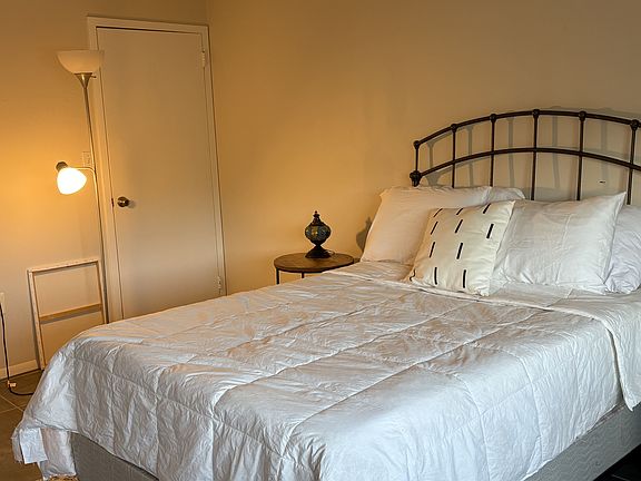 3rd image of 1225 Martha Custis Dr APT 518