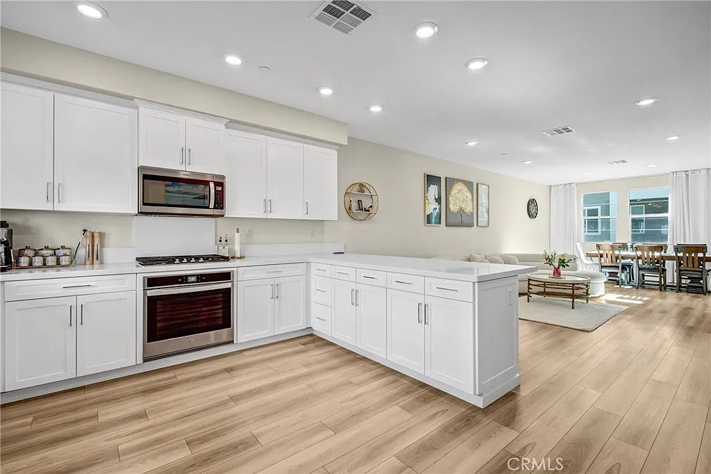Building Photo - 27120 Valley Oak Pl