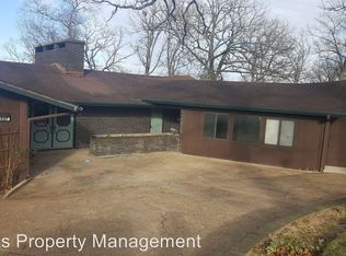 521 W Atlantic St, Branson, MO 65616