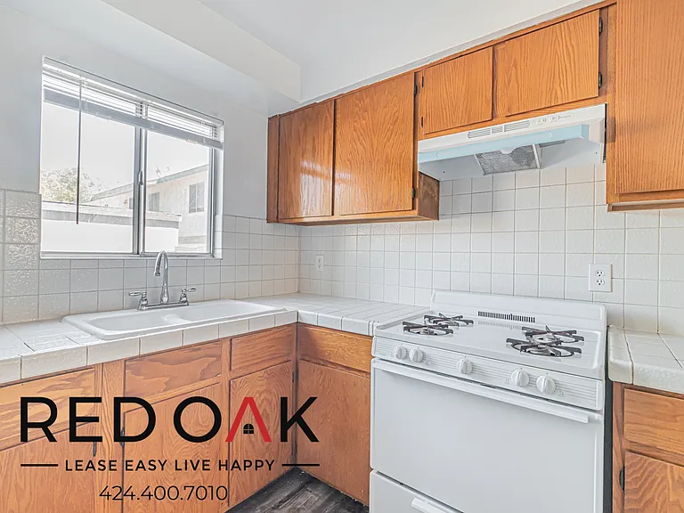 337 Stepney St #4 — Photo 8