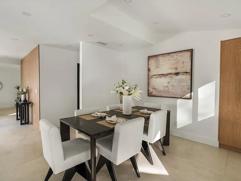 3873 Royal Woods Dr — Photo 15