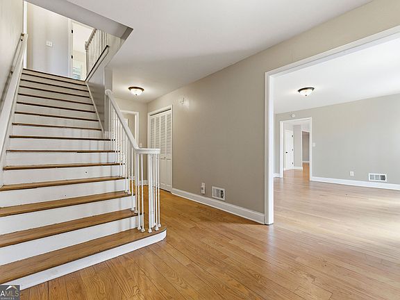 2nd image of 247 Millbrook Farm Rd