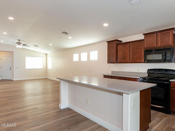 3rd image of 8637 N Continental Links Dr