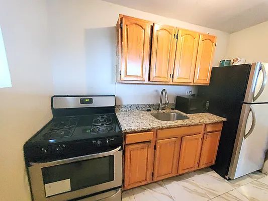 5th image of 1081 Dekalb Ave #3