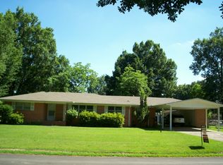 503 W 16th St, Stuttgart, AR 72160