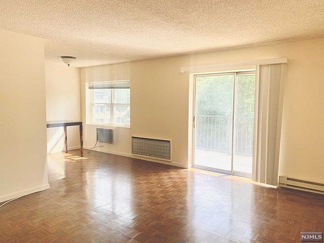 1st image of 530 Fairview Ave #208-3208