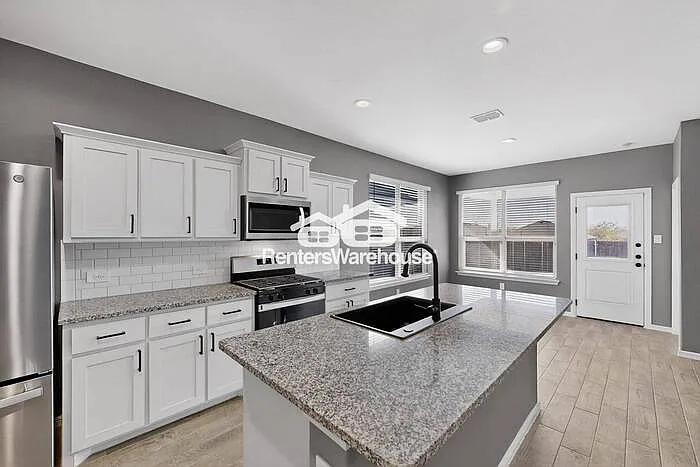 8517 Centerboard Ln — Photo 13