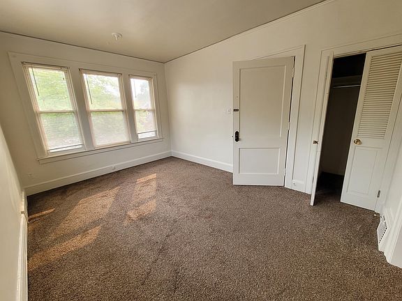 3rd image of 1063 Beaconsfield Ave