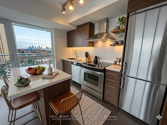 3rd image of 58 Orchard View Blvd #902