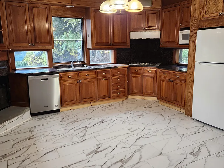 218 S Albany St #2 — Photo 4