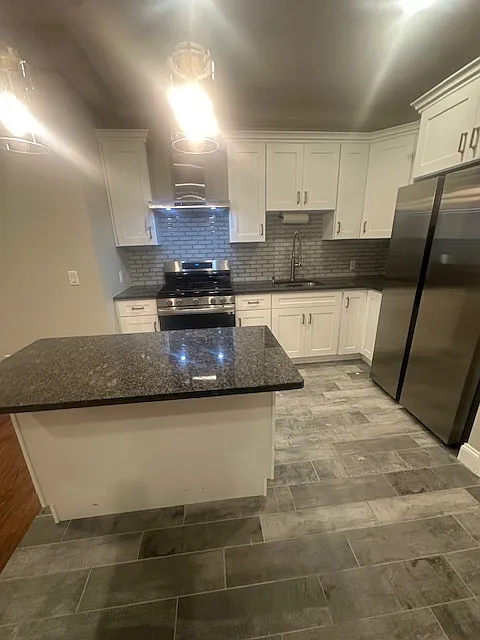 2 bed, 1000 sqft, $3,000 — Photo 3