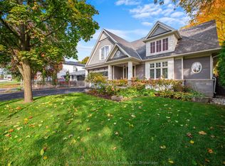 231 Cherryhill Rd, Oakville, ON L6L 3E3