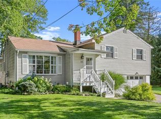 23 Greenbriar Cir, Fairfield, CT
