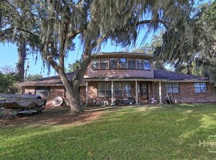 302 E Point Dr, Savannah, GA 31410