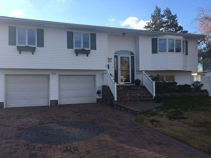 1st image of 233 Loop Dr